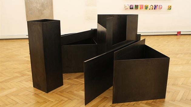 Dominanta výstavy, exponát nazvaný strun "XIX" z roku 1992 od Stanislava