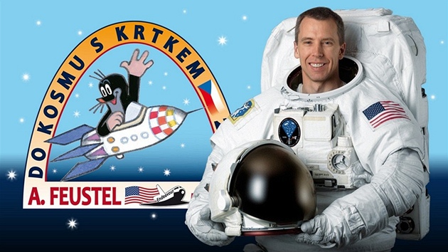 Astronaut Andrew Feustel a krtek Zdeka Milera - logo kampan Do kosmu s krtkem