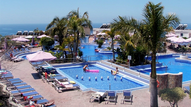 Bazény v hotelu Puerto Azul