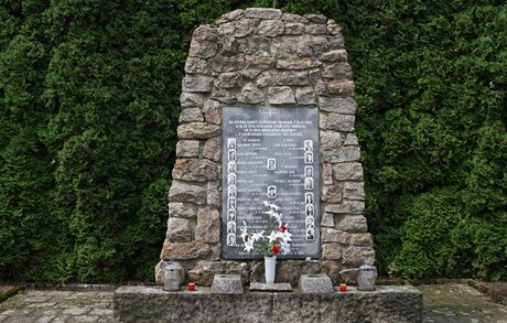 Památník Zákovské tragédie ze sklonku 2. svtové války z 18. dubna 1945.