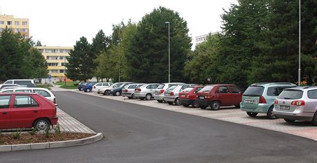 Nová záchytná parkovit by mla vyrst u nádraí ve stedoeských mstech. (Ilustraní snímek)