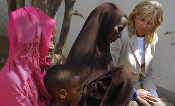 Manelka amerického viceprezidenta Joe Bidena na návtv v keském uprchlickém