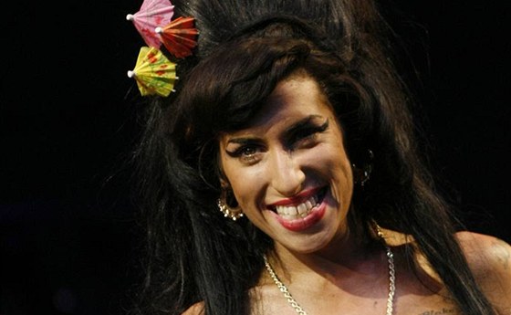 Zpvaka Amy Winehouse na festivalu Glastonbury v roce 2008.