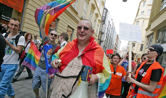 Úastníci pochodu Queer Parade (Ilustraní snímek)