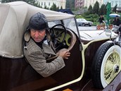 Petr Michlek ve voze Rolls Royce 20/25 Boat Tail Speedster z roku 1930 z klubu