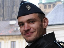 Skifa Ondej Synek v uniform písluníka motocyklové jednotky Hradní stráe