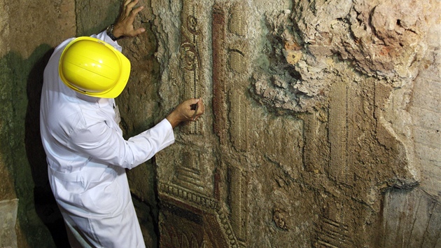 Italtí archeologové objevili v centru íma mozaiku antického boha Apollóna