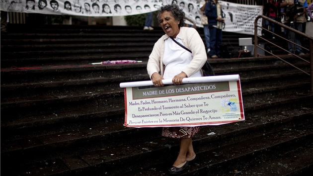 Píbuzná obtí z vyvradné guatemalské vesnice Dos Erres (3. srpna 2011)