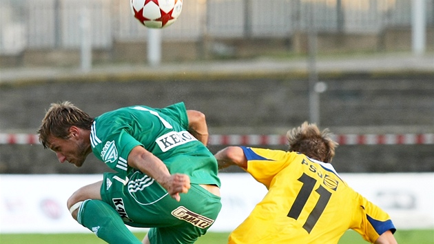 Z duelu Jihlava (ve žlutém) - Bohemians Praha. Z duelu Jihlava (ve žlutém) - Bohemians Praha.