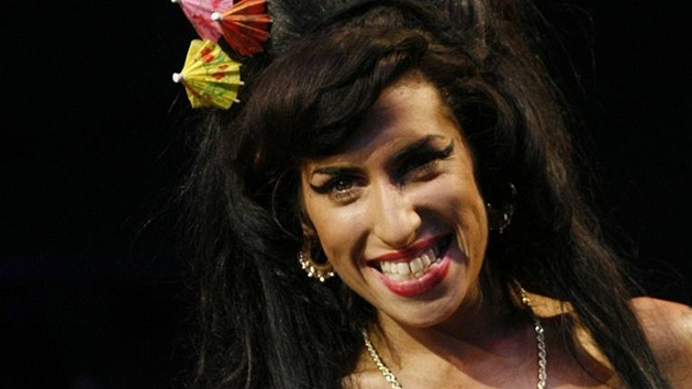 Z festivalu v Glastonbury - zpvaka Amy Winehouse - (28. ervna 2008)