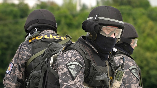 Protiteroristické cvičení Útvaru rychlého nasazení Policie ČR v pražské Protiteroristické cvičení Útvaru rychlého nasazení Policie ČR v pražské