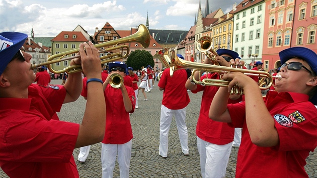 Mládenický dechový orchestr z Chebu pivezl stíbro ze svtového klání v