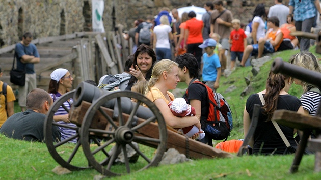 Na zícenin hradu Helfneburk u Bavorova na Strakonicku probhly Kozí slavnosti.