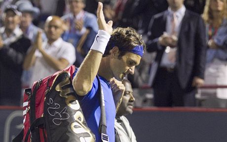 DALÍ ZE HRY. Roger Federer se v Montrealu rozlouil u ve 3. kole