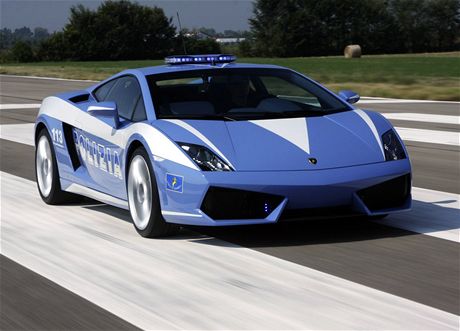 Lamborghini Gallardo ve slubách italské dálniní policie