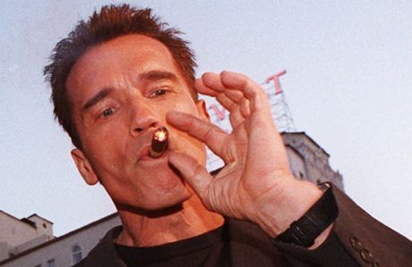 Arnold Schwarzenegger se svým oblíbeným doutníkem