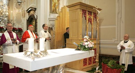 Varhaná Vladimír lajch postavil pro Svatou Horu zatím provizorní chórové varhany.