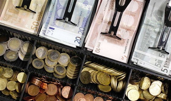 Slovensko se zaruí více penzi, schválilo rozíení eurofondu. Ilustraní foto.