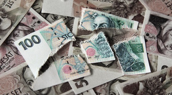 Loni bylo pokozeno tém 200 tisíc kus bankovek v celkové hodnot pes 151 milion korun.