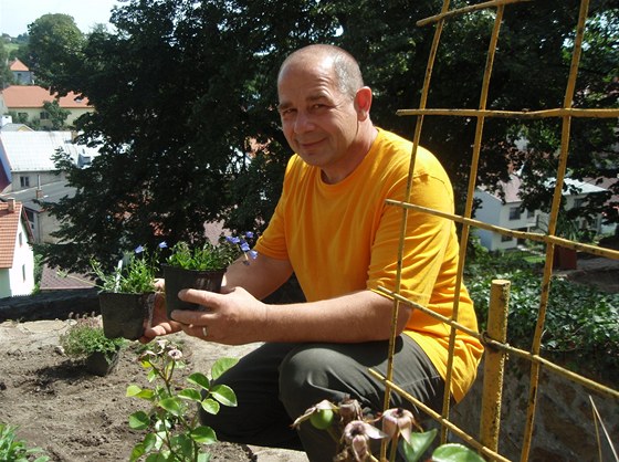 U brtnického zámku vzniká gotická zahrádka.