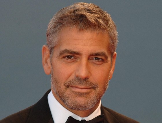 Zapomete na Clooneyho, zvolte nový idol.