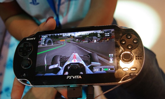 PlayStation Vita od Sony na herní akci Gamescom v Kolín