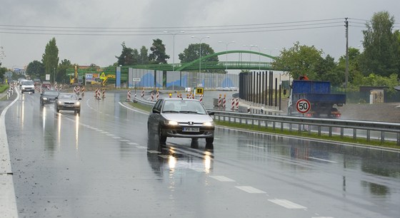 Nov rozíený pivad dálnice D5 smrem z Plzn na Domalice.