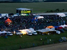 Open Air Festival 2011: Díky panoramatickému sklu si lovk ve výce skuten