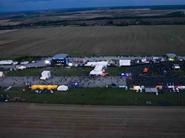 Open Air Festival 2011: Do vzduchu je vynese tymístný vrtulník R44, který se