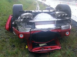 Nehoda ferrari na D11 u Choovic. (15. srpna 2011)