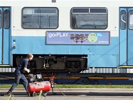 Prvn tramvajov souprava z Gteborgu v ostravskch dlnch