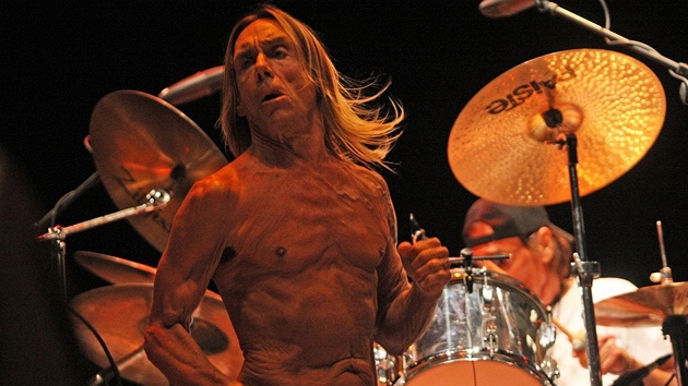 Naposledy se v esku Iggy Pop se Stooges ukázal loni na festivalu Colours of Ostrava.  V praském Crossu ale chybl.