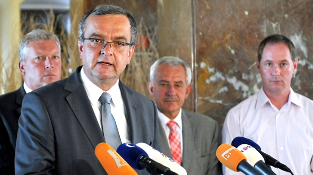 Ministr financí Miroslav Kalousek na tiskové konferenci ke sporným výrokm