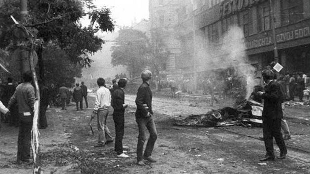Boje u budovy Československého rozhlasu, 21. srpna 1968 Boje u budovy Československého rozhlasu, 21. srpna 1968