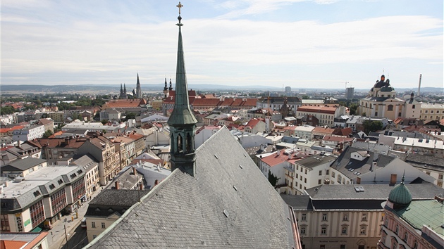Pohled na Olomouc ze stechy kostela svatého Moice, jedné z dominant centra