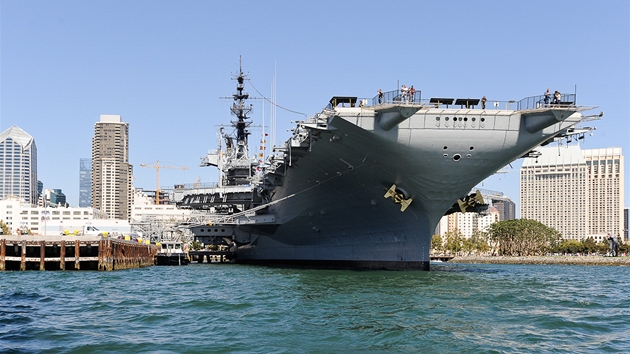 San Diego, letadlová lo USS Midway 