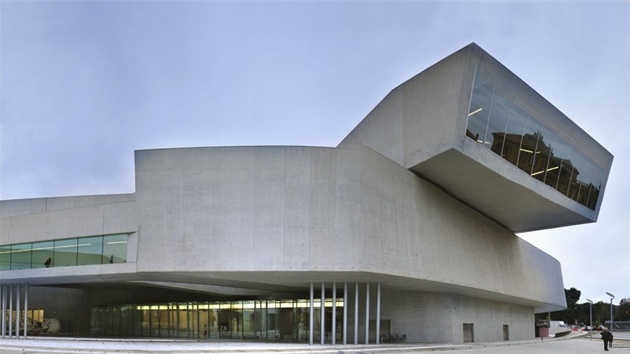 MAXXI Muzeum v ím (2010) pilo na 150 milion eur. Má být dialogem mezi