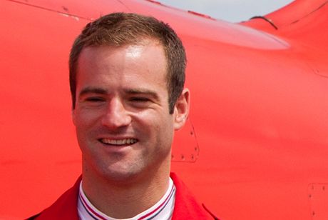 Pilot Jon Egging zahynul po pdu stroje z legendrn letky Red Arrows.