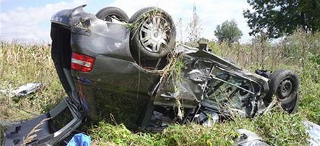 Tragický stet dvou osobních vozidel u Beclavi