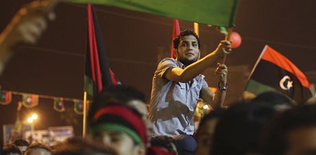 Libyjci slaví v ulicích. Jak se na poslední události dívají jejich krajané usazení v R?