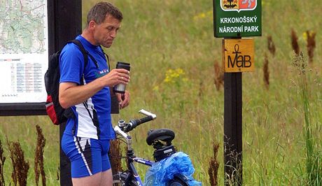 Cyklisté budou muset a do srpna Eminu cestu v Krkonoích objídt (ilustraní foto).