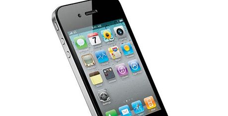 Apple iPhone 4 se bude prodávat v levnjí verzi.