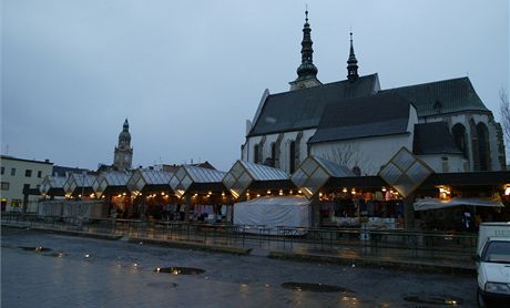 Zchátralou prostjovskou trnice plánuje msto pesthovat, podle jedné z variant a k nádraí. Místním se to ale nelíbí, chtjí ji toti v centru.