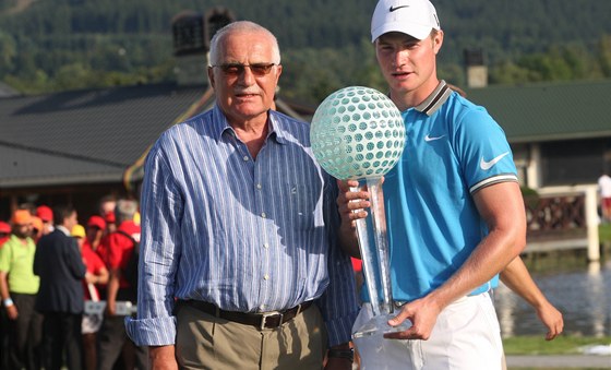 CZECH OPEN 2011 - Vítz golfového turnaje Oliver Fisher z Anglie (vpravo) a