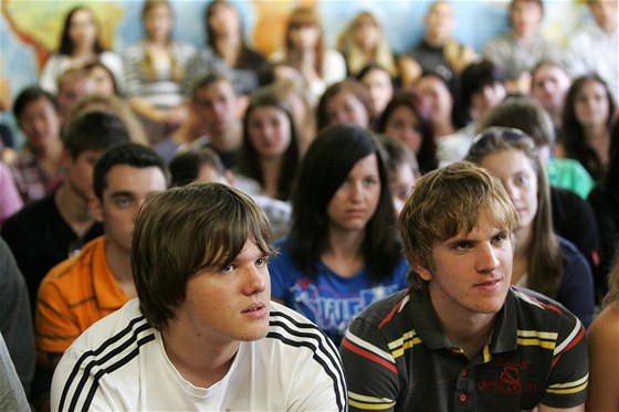 Studenti ostrovského gymnázia.