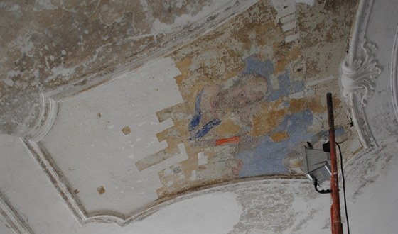 Památkái objevili na zámku erotín ve Valaském Meziíí kapli s malbami.
