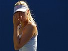 TOHLE NEN DOBR. Ruska Maria arapovov mla v prvnm zpase na US Open trochu