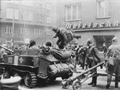 Okupanti v ulicch Hranic v srpnu 1968