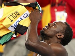 CO SE TO STALO? Jamajský sprinter Usain Bolt proívá zlou chvíli. Kvli ulitému