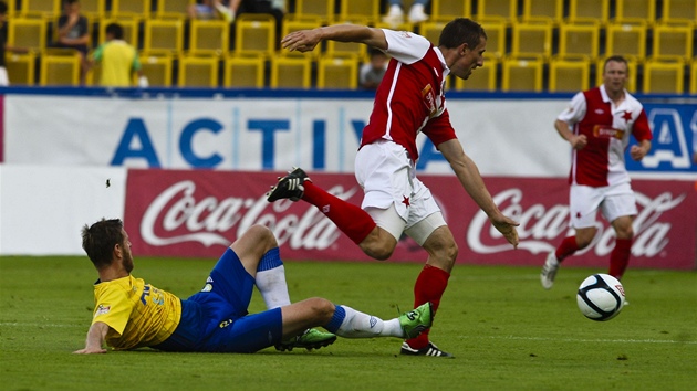 PROJDE? Kupedu se vydal slávista Josef Kaufman. ZAstavit ho zkouí teplický